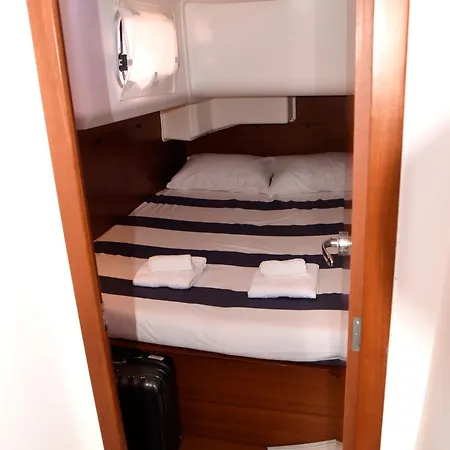 Primo By Mondego Yachts Botel *