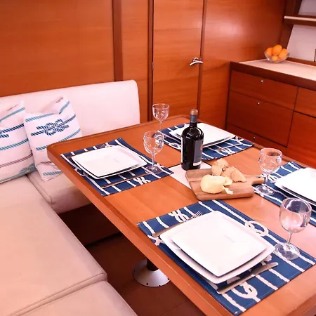 Primo By Mondego Yachts Botel