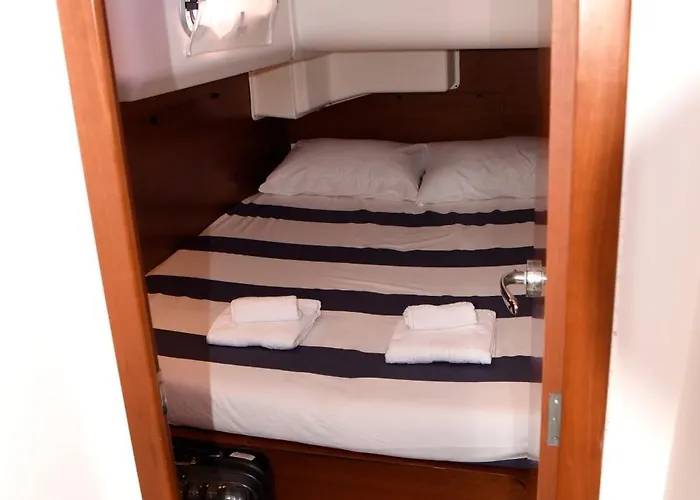 Primo By Mondego Yachts Botel *